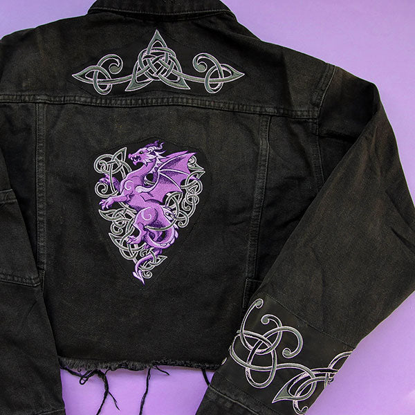 Heraldic Knotwork Dragon Spray - Image 15